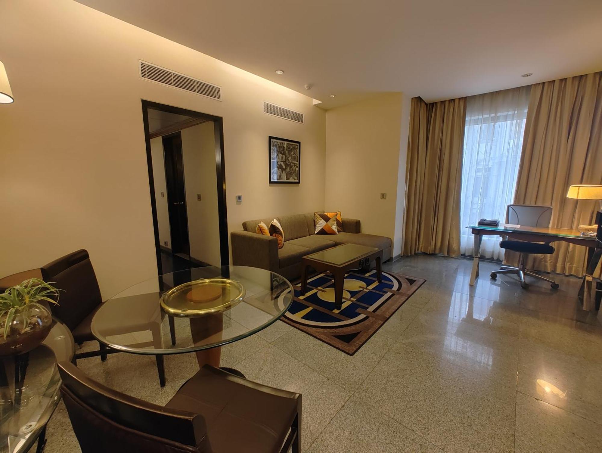 Hotel Marine Plaza Mumbai  Buitenkant foto