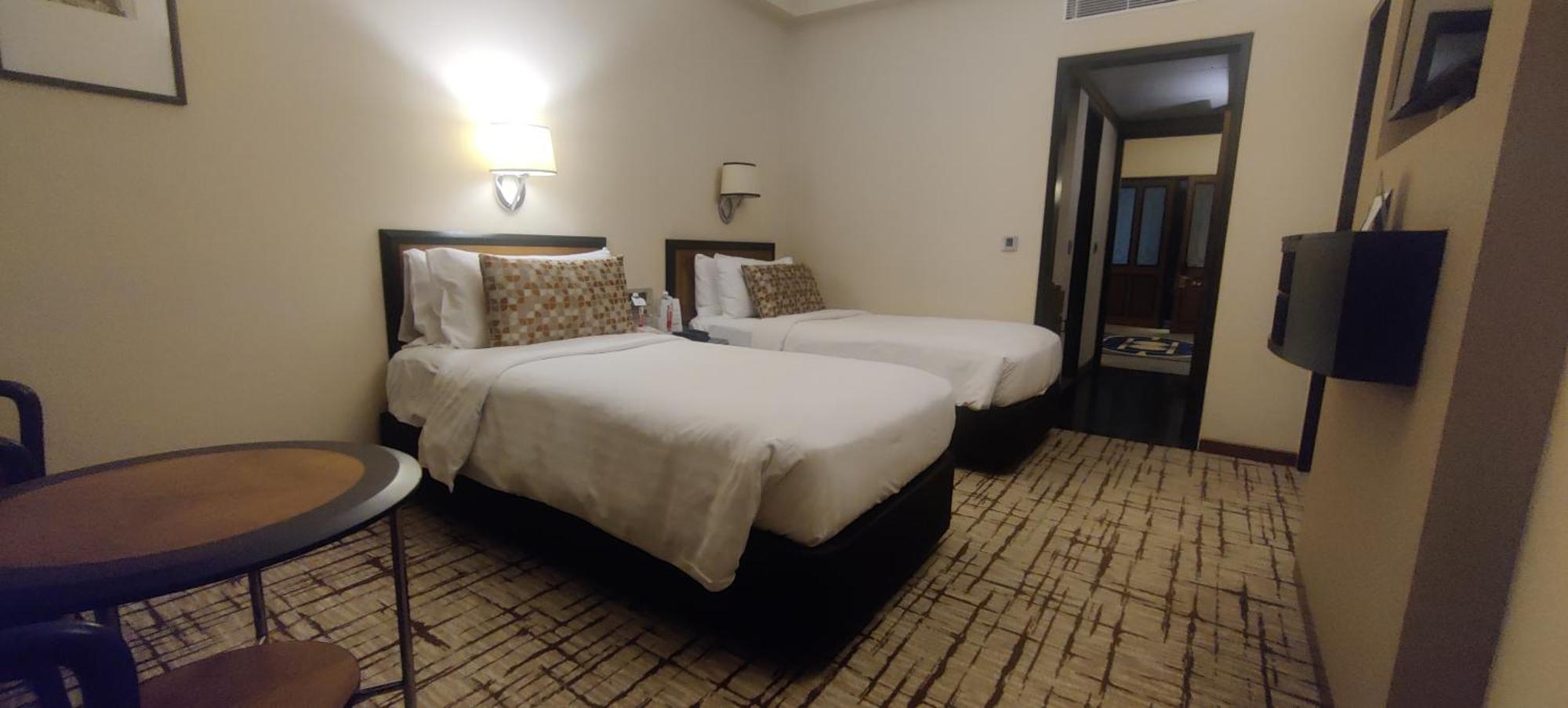 Hotel Marine Plaza Mumbai  Buitenkant foto