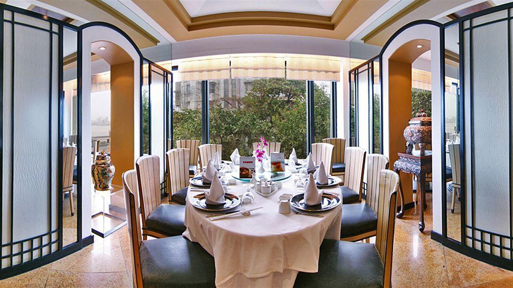 Hotel Marine Plaza Mumbai  Buitenkant foto
