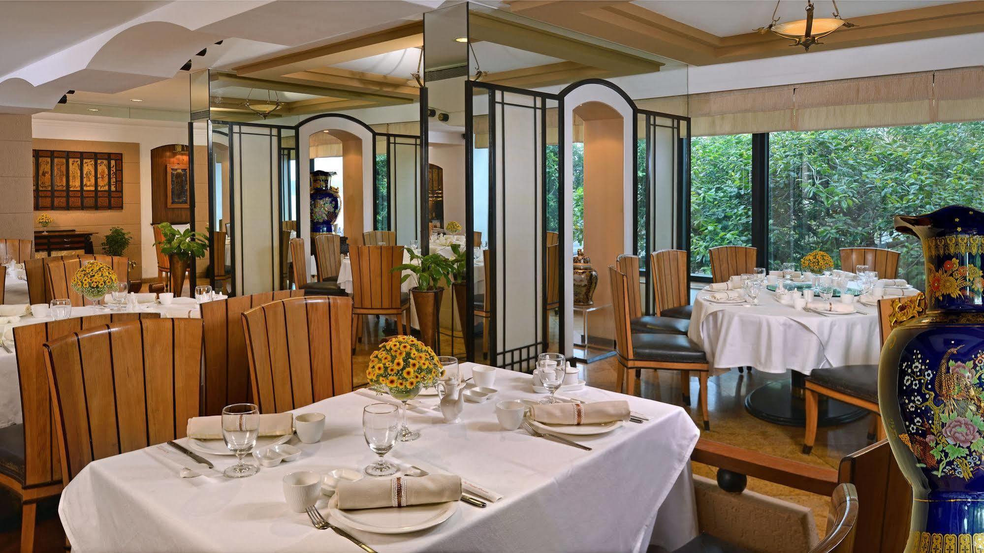 Hotel Marine Plaza Mumbai  Buitenkant foto