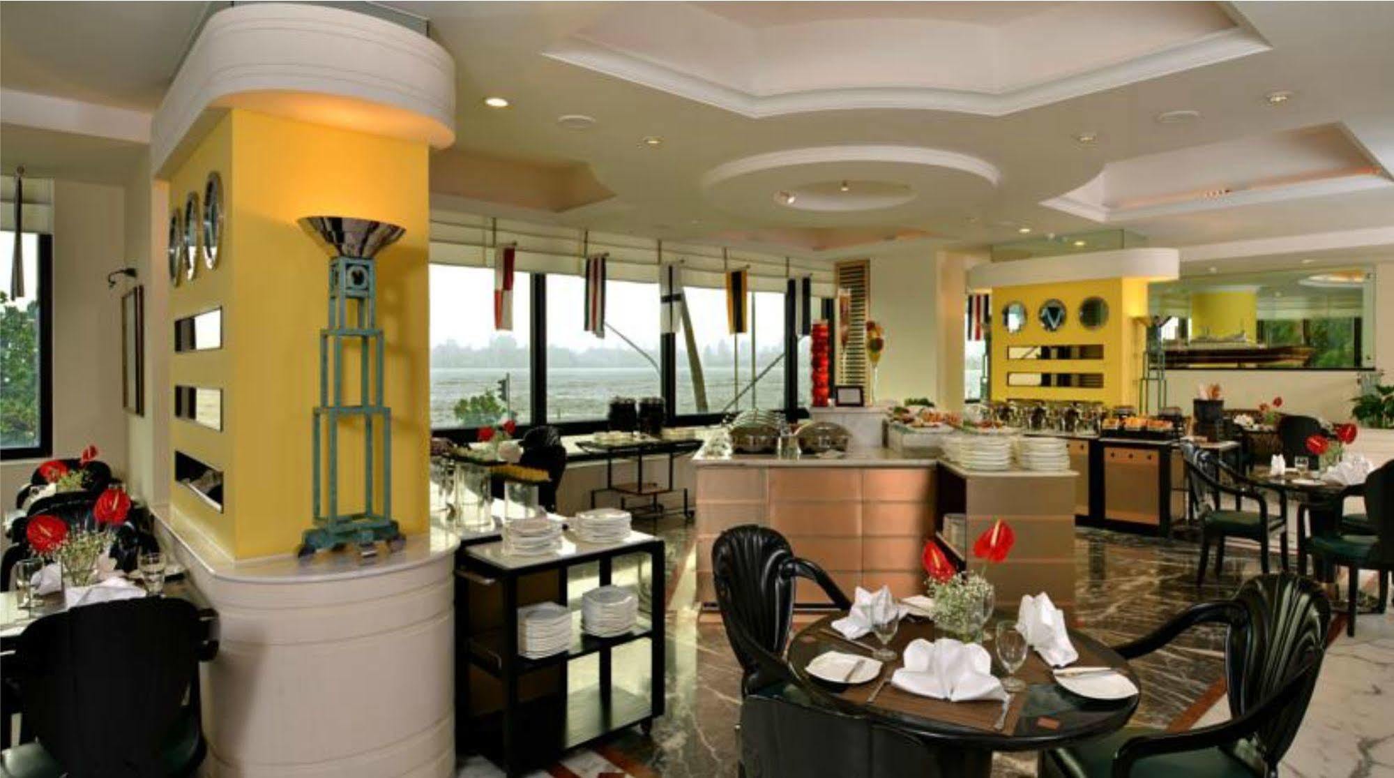 Hotel Marine Plaza Mumbai  Buitenkant foto
